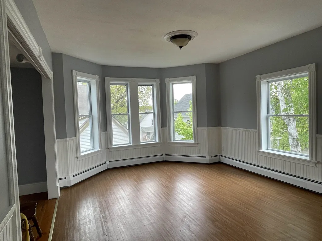 13 Arch Street Northfield NH 03276