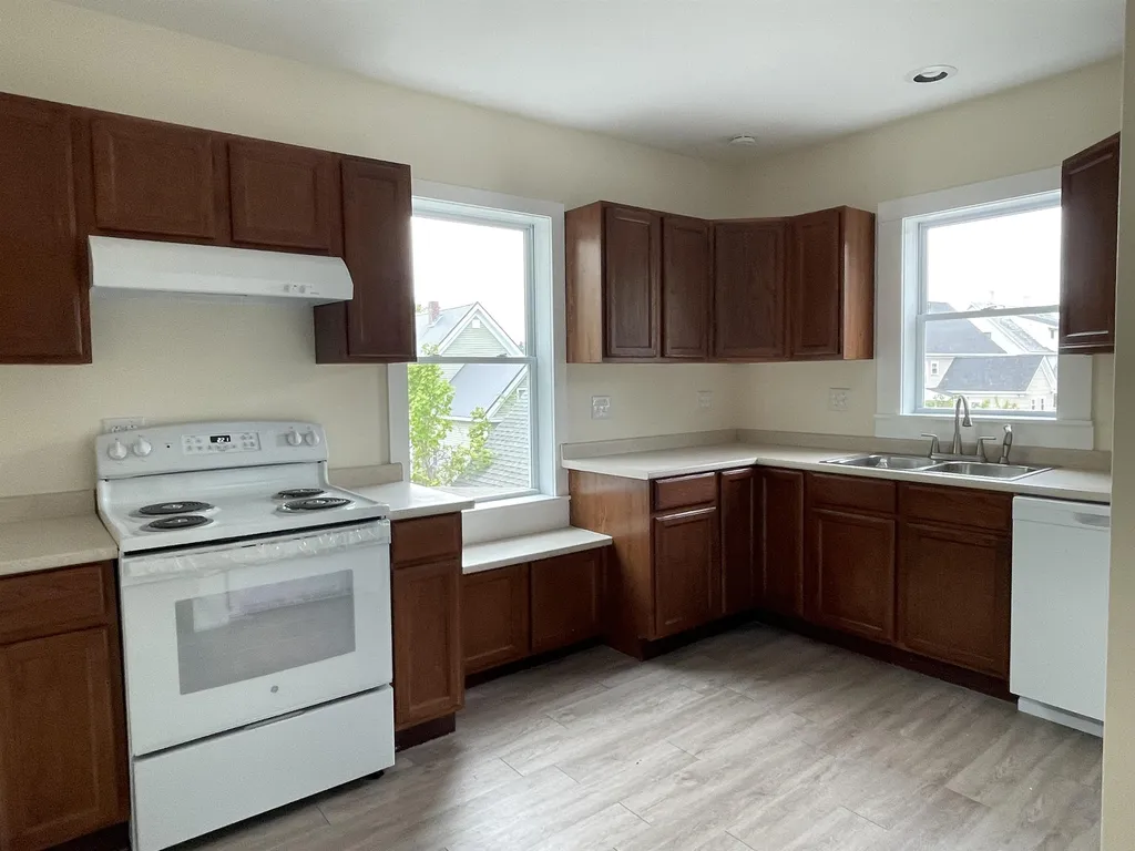 13 Arch Street Northfield NH 03276