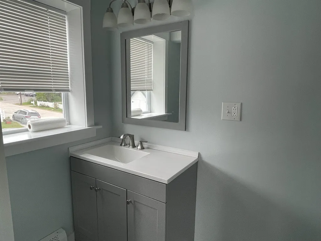13 Arch Street Northfield NH 03276