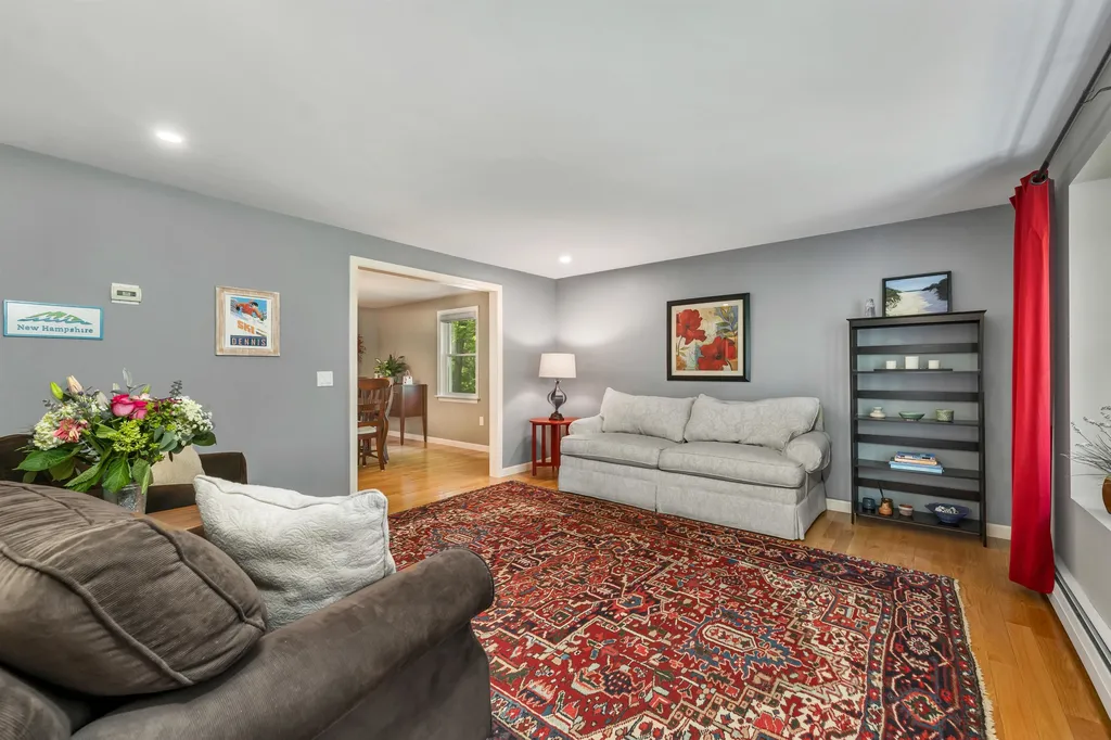 30 Blossom Road Windham NH 03087
