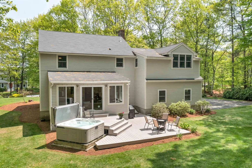30 Blossom Road Windham NH 03087