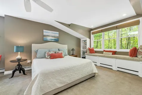 30 Blossom Road Windham NH 03087