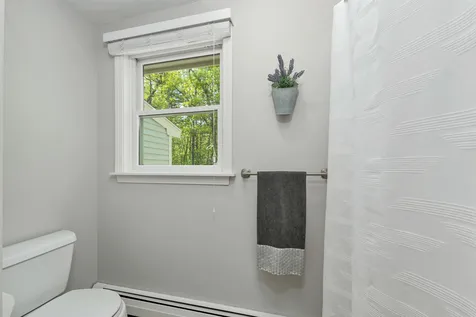 30 Blossom Road Windham NH 03087