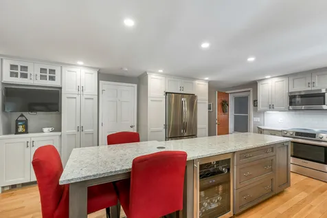 30 Blossom Road Windham NH 03087