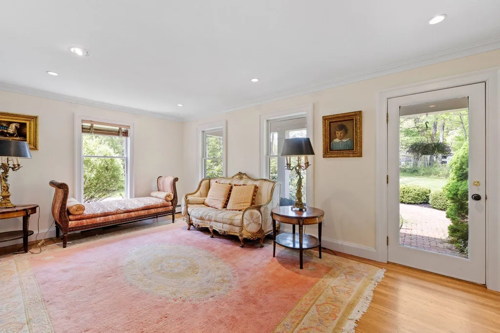 44 North Shore Road Derry NH 03038