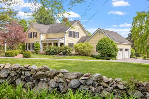 44 North Shore Road Derry NH 03038