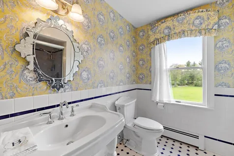 44 North Shore Road Derry NH 03038