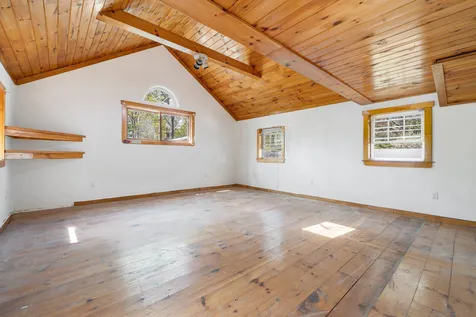3 Margaret Avenue Raymond NH 03077