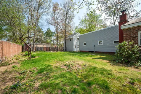 3 Margaret Avenue Raymond NH 03077