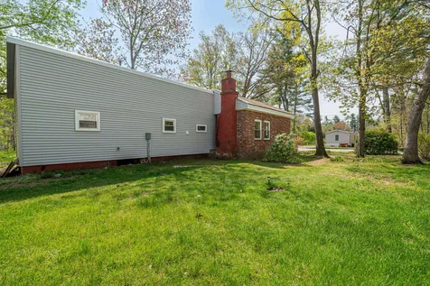 3 Margaret Avenue Raymond NH 03077