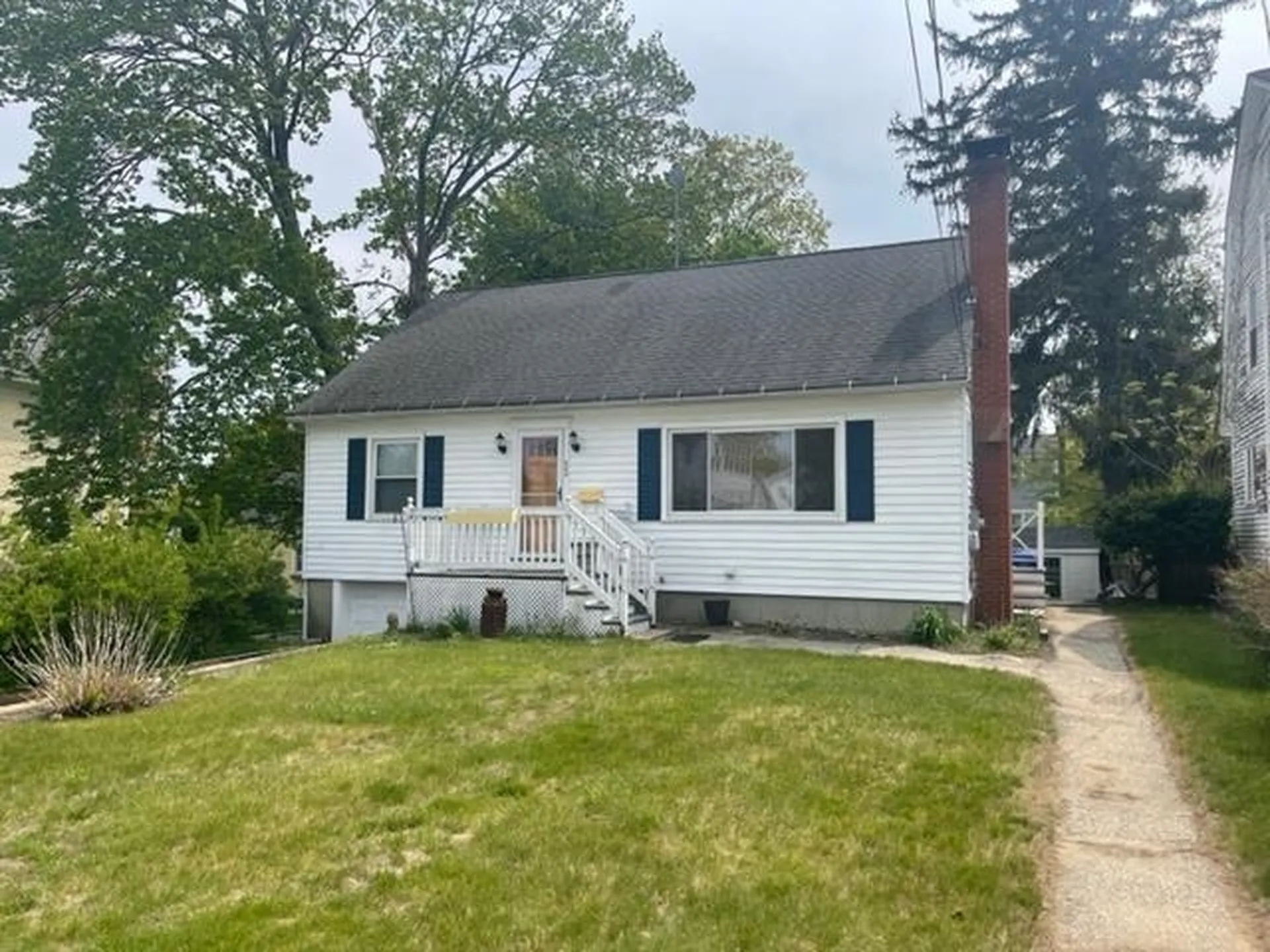 665 Lake Avenue Manchester NH 03103