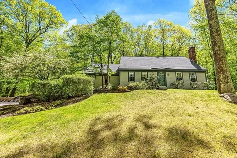 36 Olde Lantern Road Bedford NH 03110