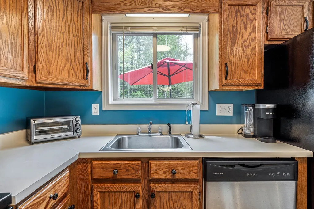 14 Madison Drive Woodstock NH 03262