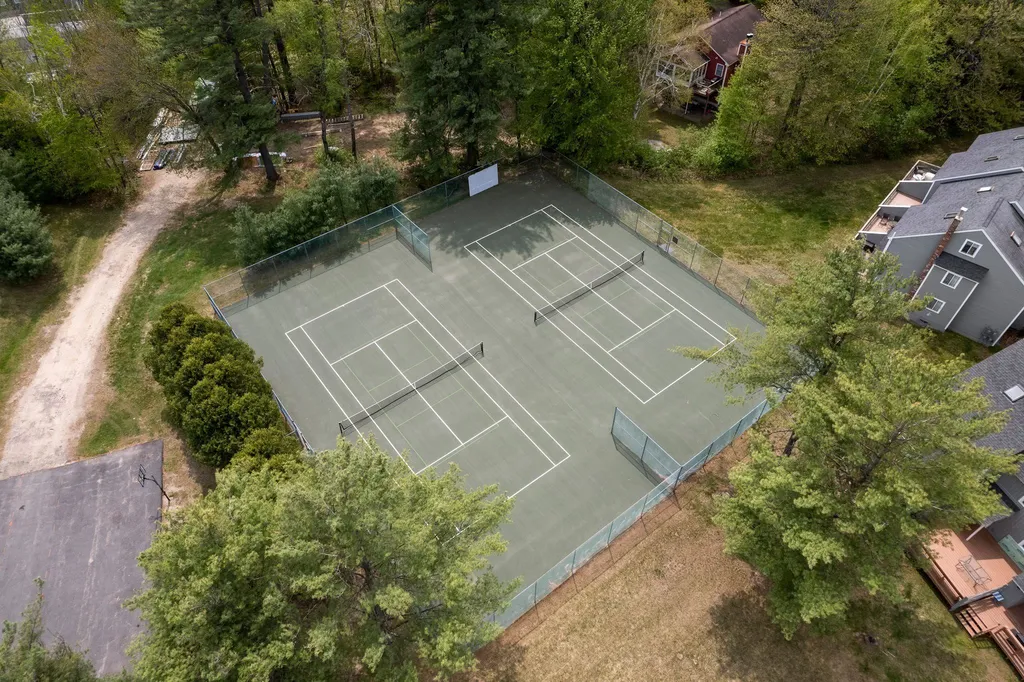 14 Madison Drive Woodstock NH 03262