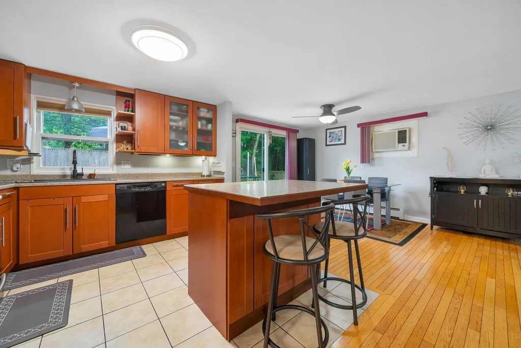 14 Shawnee Drive Nashua NH 03062
