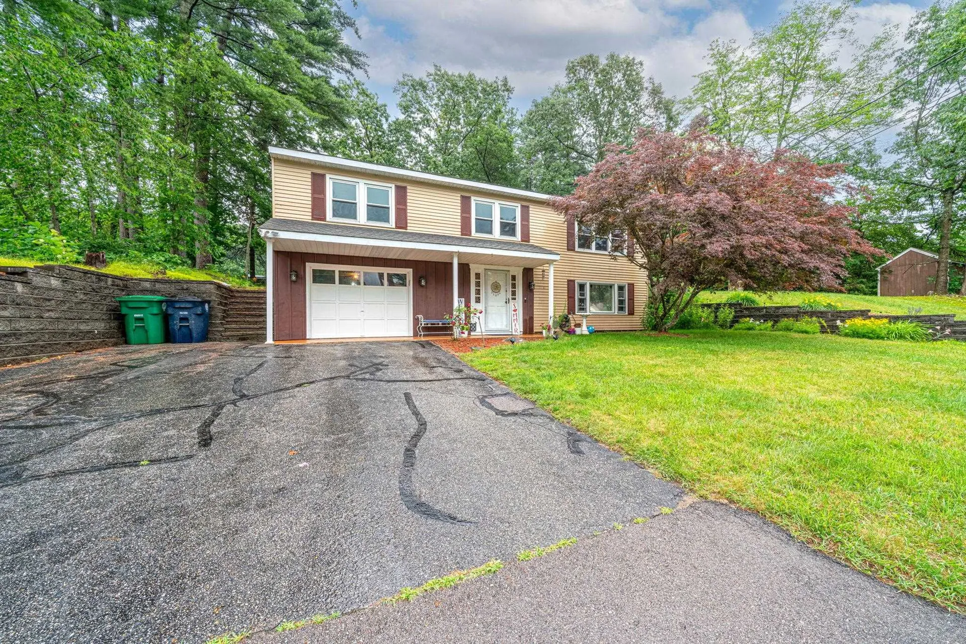 14 Shawnee Drive Nashua NH 03062