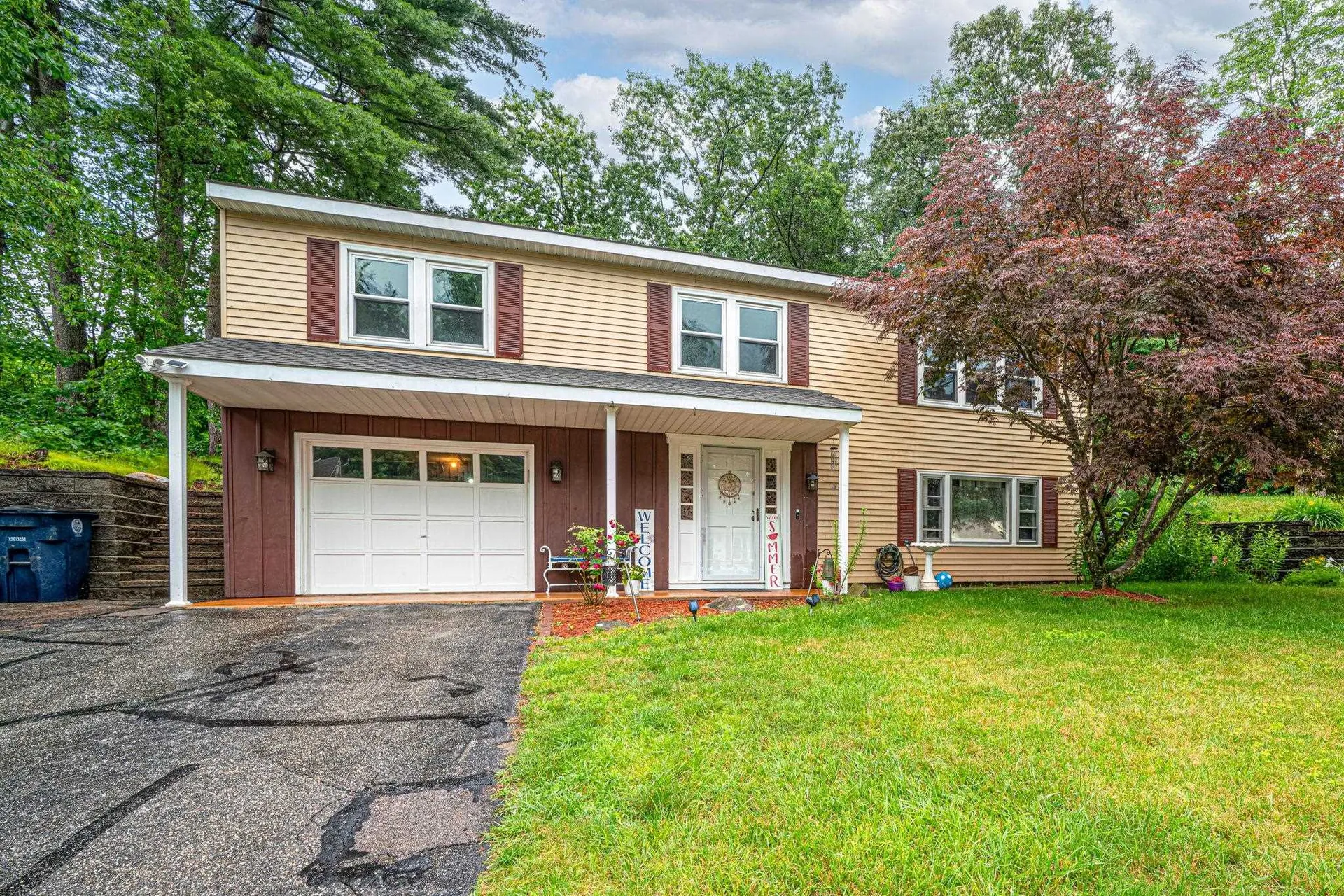 14 Shawnee Drive Nashua NH 03062