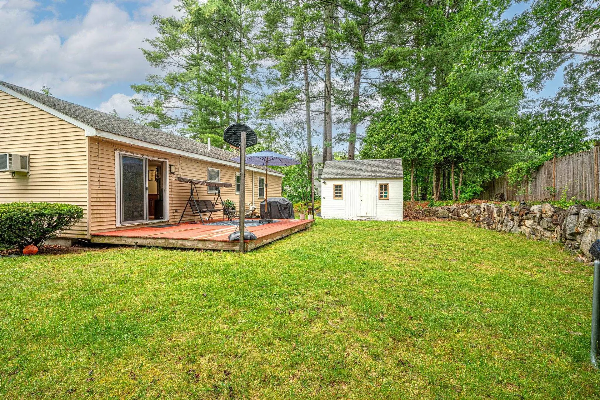 14 Shawnee Drive Nashua NH 03062