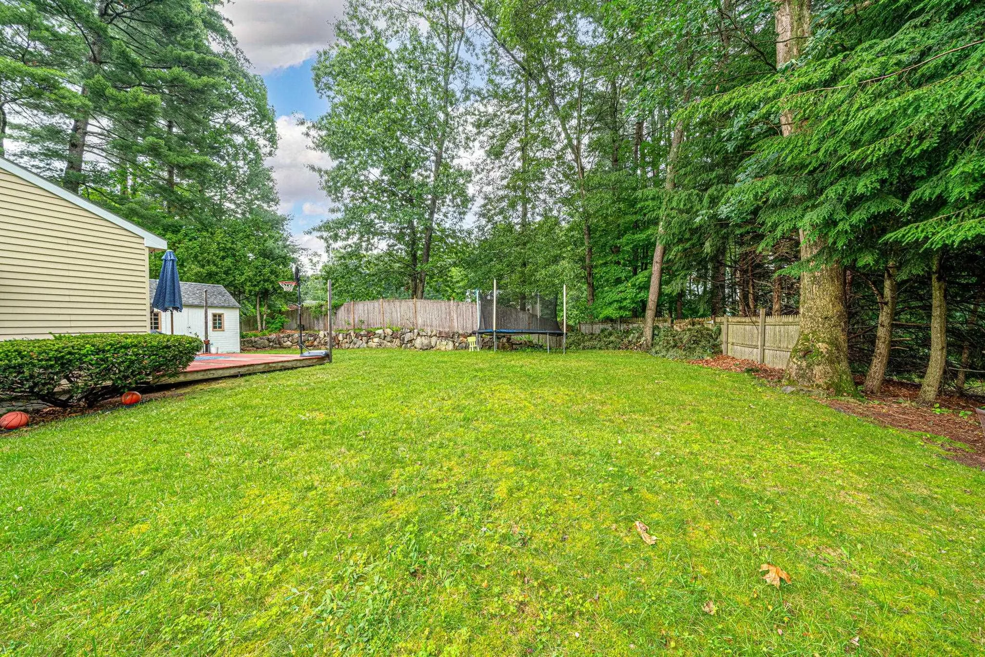 14 Shawnee Drive Nashua NH 03062