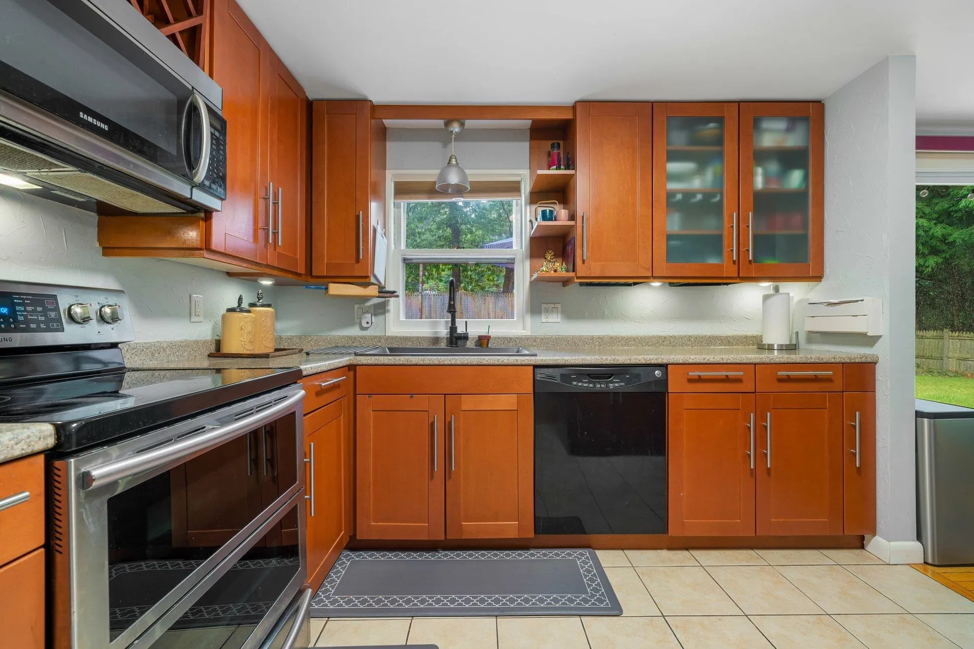 14 Shawnee Drive Nashua NH 03062