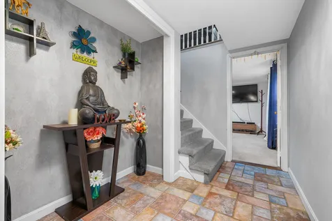 14 Shawnee Drive Nashua NH 03062