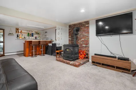 14 Shawnee Drive Nashua NH 03062