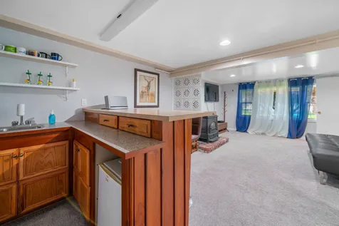 14 Shawnee Drive Nashua NH 03062