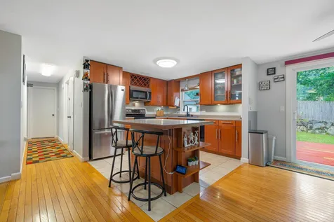 14 Shawnee Drive Nashua NH 03062
