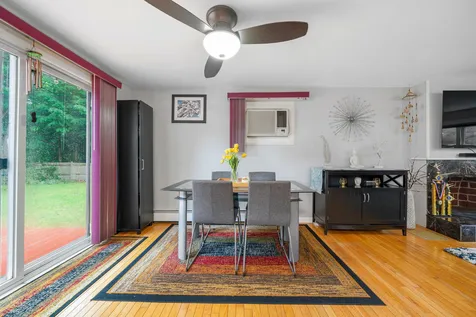 14 Shawnee Drive Nashua NH 03062