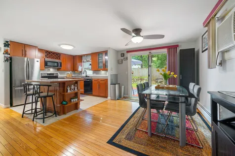 14 Shawnee Drive Nashua NH 03062