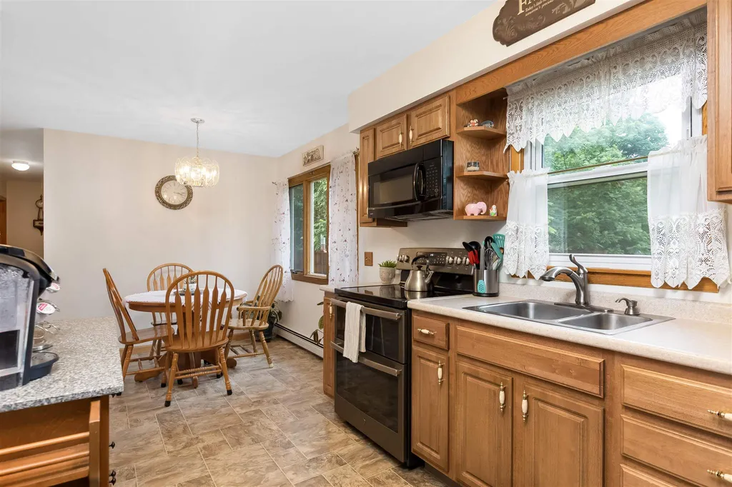 2 Colbert Street Essex VT 05452