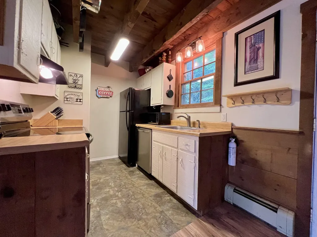 574 Willard Road Hartford VT 05059