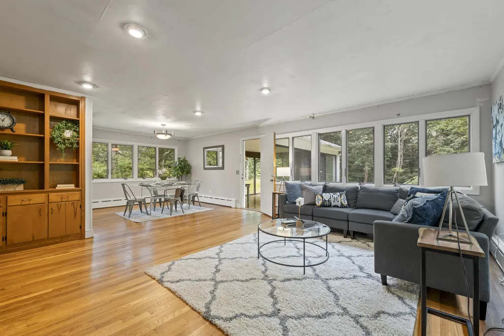 4 Hoitt Drive Durham NH 03824
