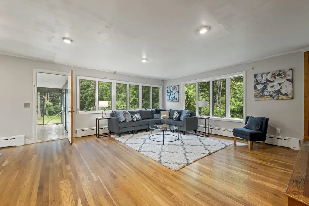 4 Hoitt Drive Durham NH 03824