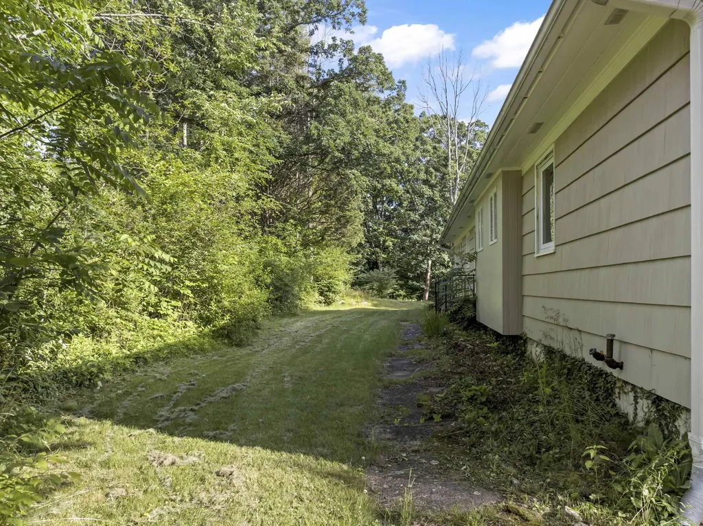 4 Hoitt Drive Durham NH 03824