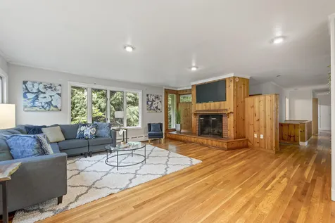 4 Hoitt Drive Durham NH 03824