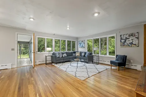 4 Hoitt Drive Durham NH 03824