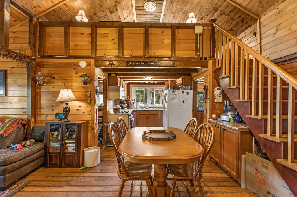 21 Stevens Road Pittsburg NH 03592