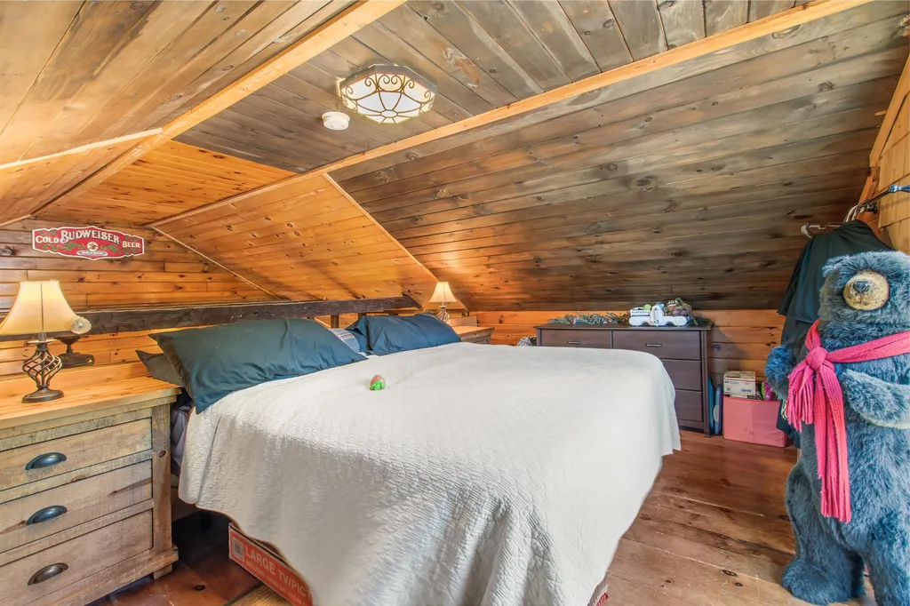 21 Stevens Road Pittsburg NH 03592