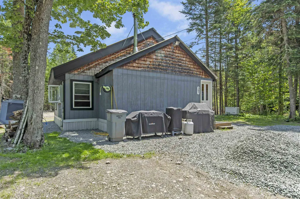 21 Stevens Road Pittsburg NH 03592