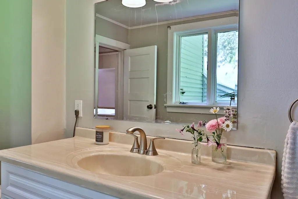 1880 South Road Woodstock VT 05091