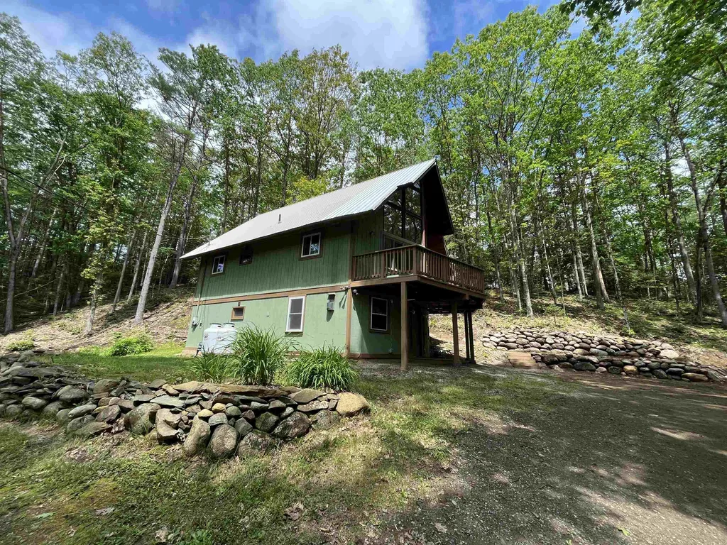 28 Green Circle Haverhill NH 03785