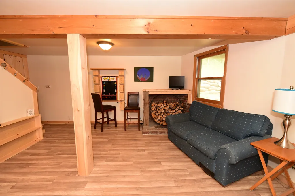 28 Green Circle Haverhill NH 03785