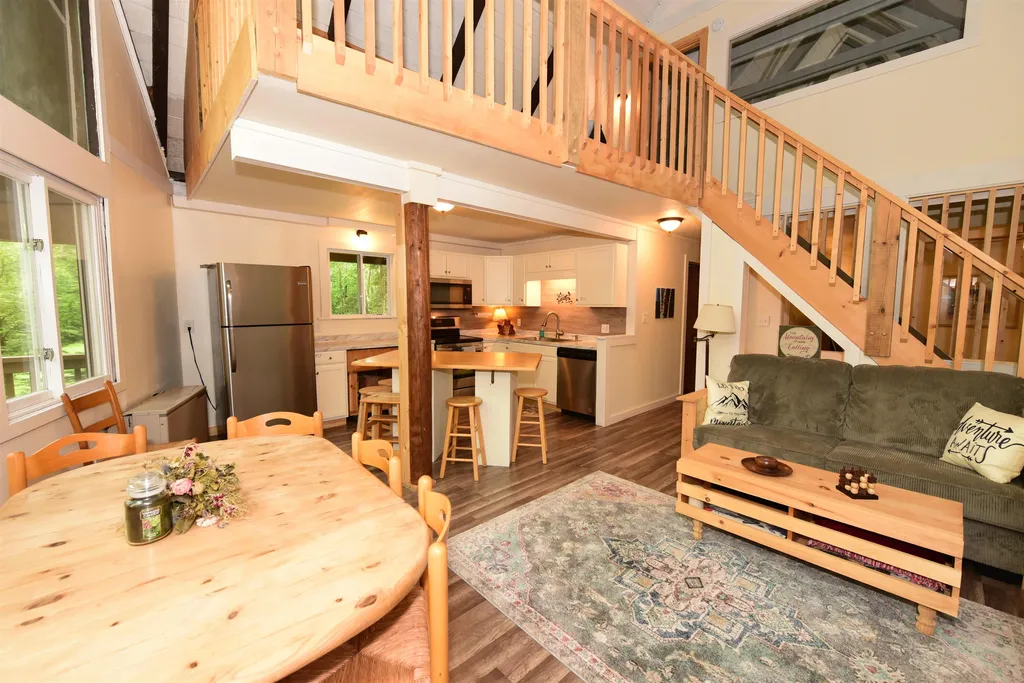 28 Green Circle Haverhill NH 03785