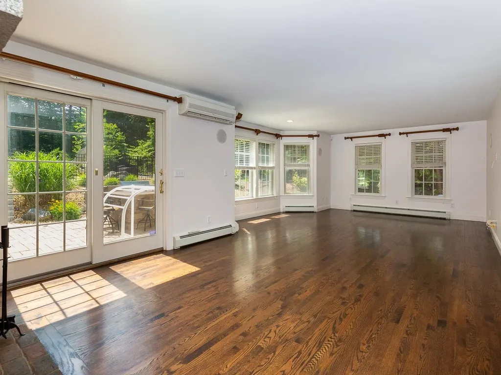 77 Mohawk Lane Brentwood NH 03833