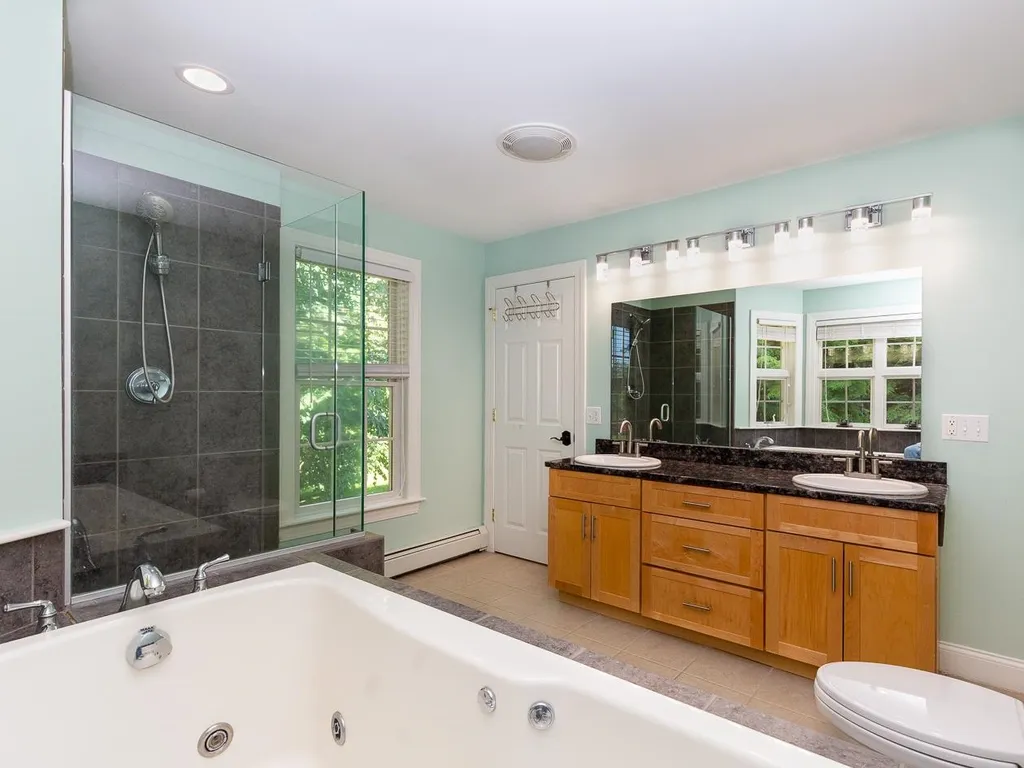 77 Mohawk Lane Brentwood NH 03833