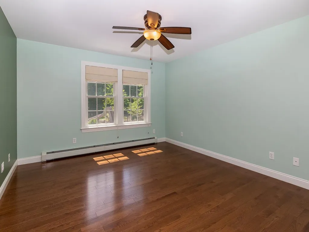 77 Mohawk Lane Brentwood NH 03833