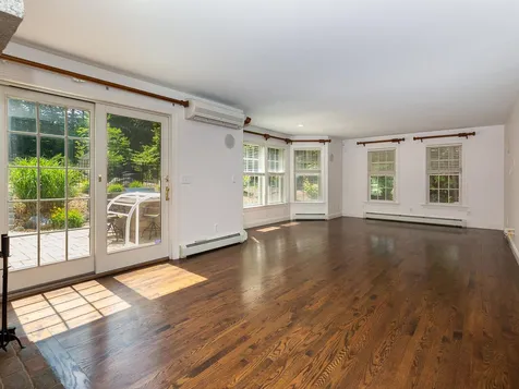 77 Mohawk Lane Brentwood NH 03833