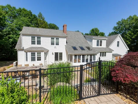77 Mohawk Lane Brentwood NH 03833
