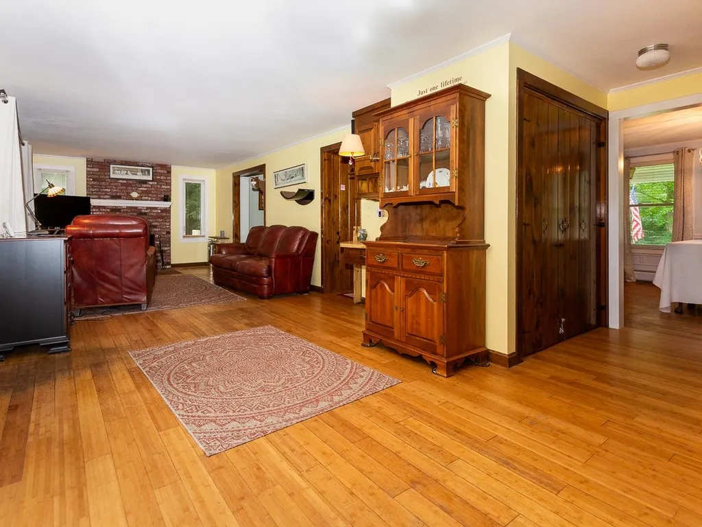 35 Old Gordon Road Brentwood NH 03833